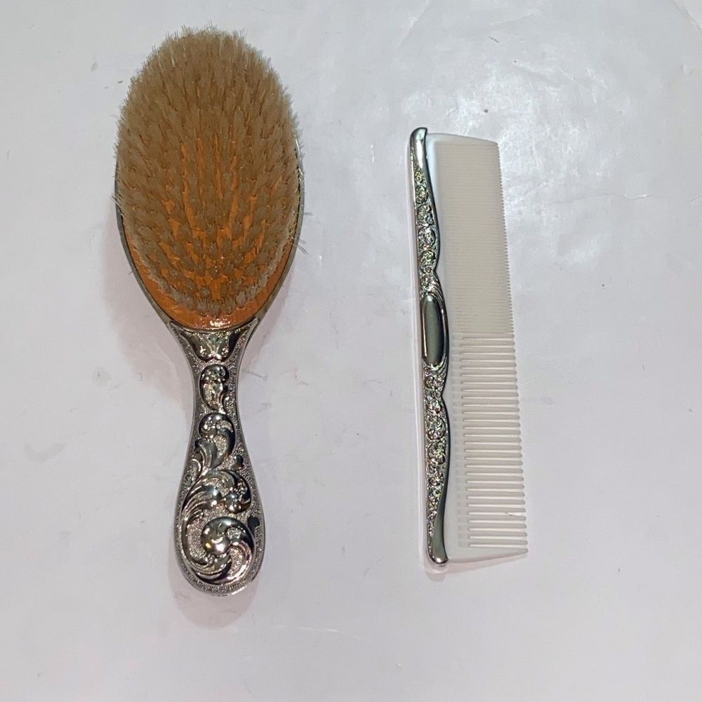 Beautiful VTG, Vanity Brush Comb Set Silver And Plated ColorโEUC